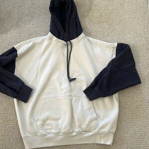 Brandy Melville sweatshirt